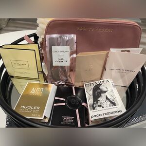 8 Items- Womens Fragrance Liquid Eau de Parfum Samples Size and Beauty Bag NEW